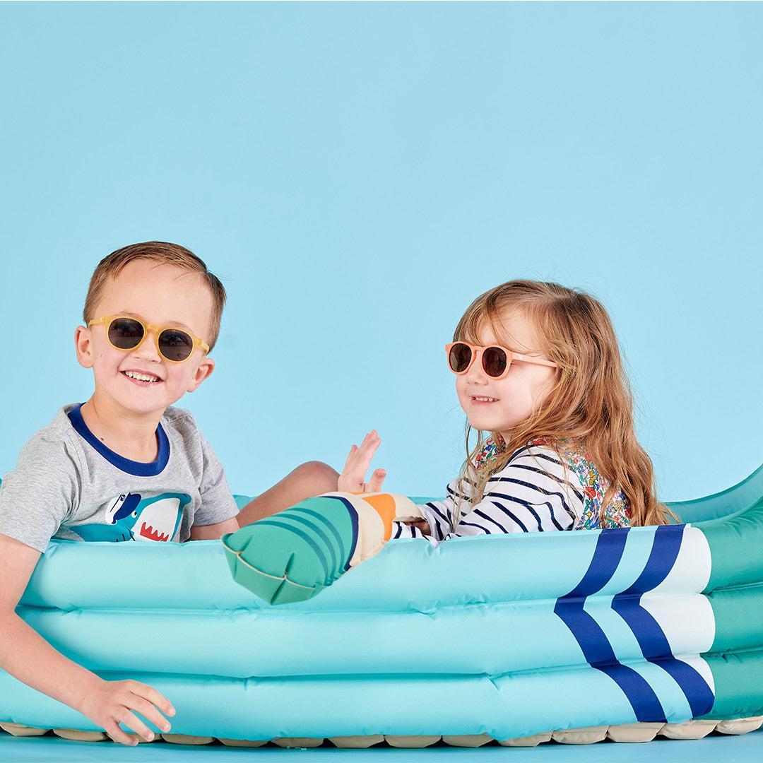 babiators-orginial-keyhole-perfectly-papaya-lifestyle-3_c6337ebf-be39-45f6-8919-830fcd07c996 | Babiators UK